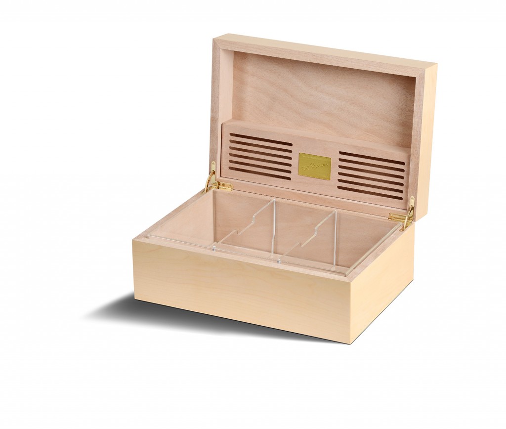 Humidor_Maple_open_HR