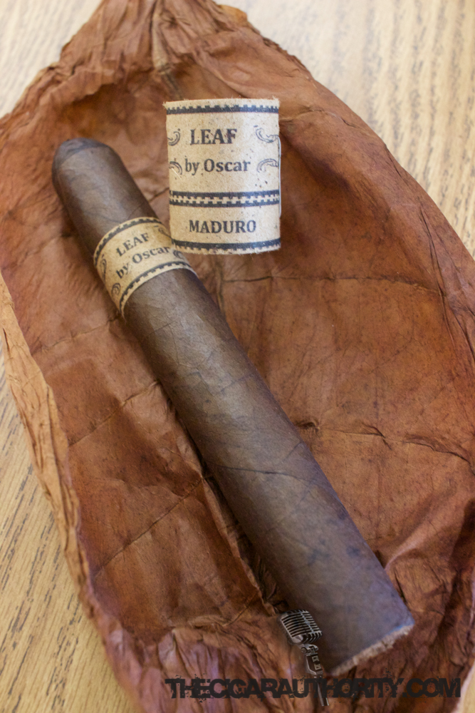 Leaf by Oscar Maduro