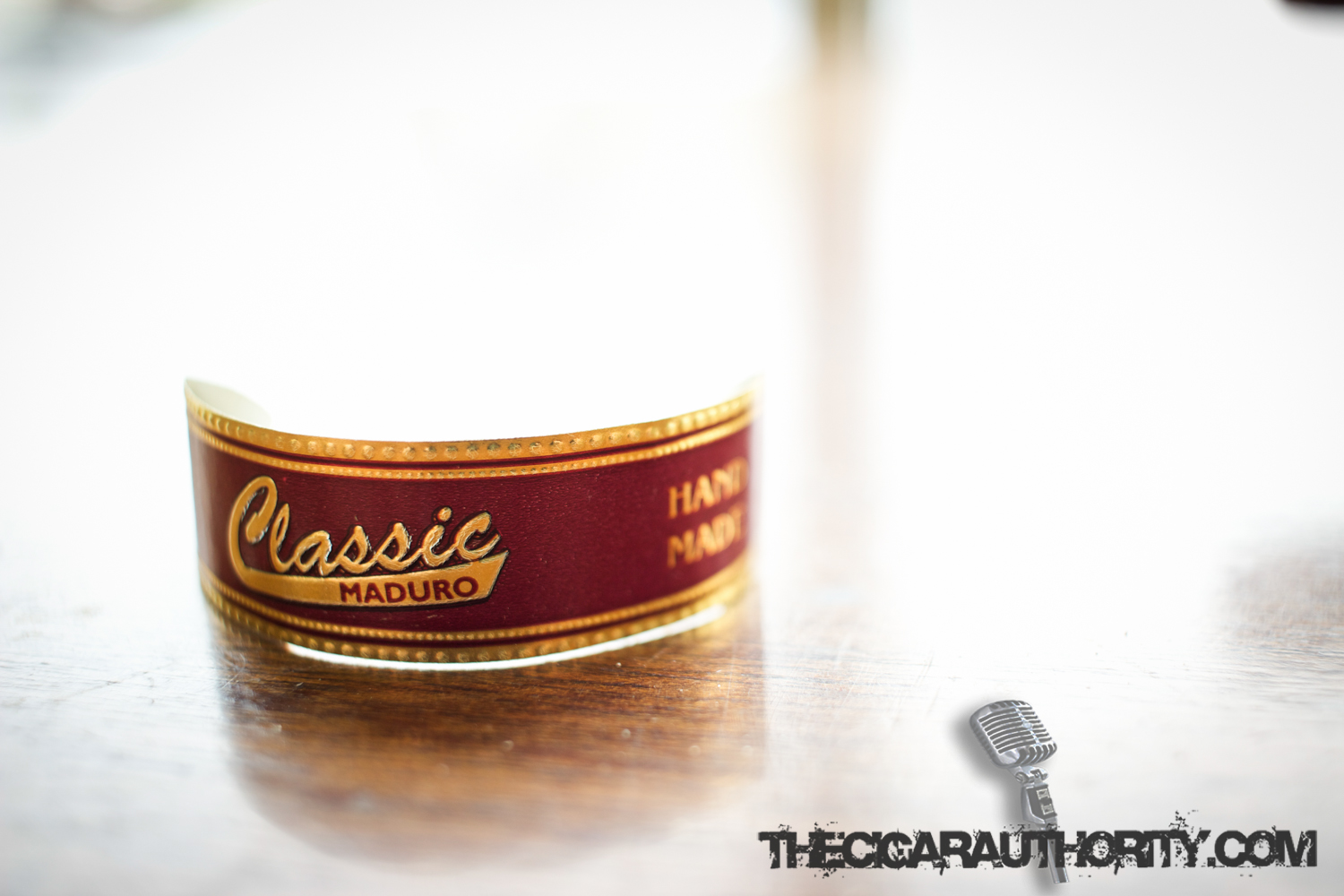 Classic Maduro Robusto Band Detail